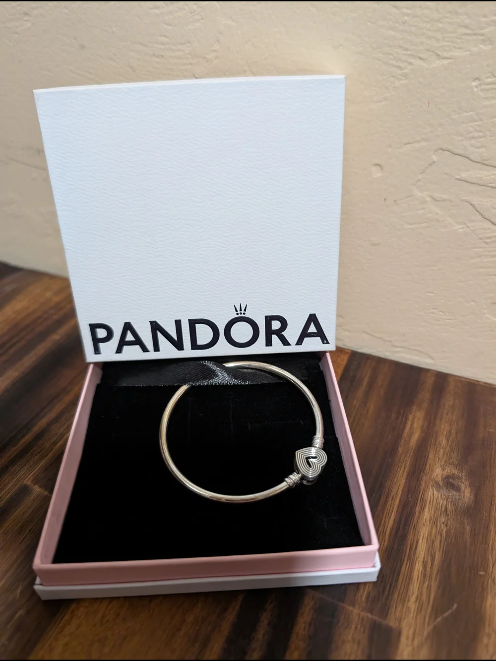 NIB Pandora Silver Charm Heart Clasp Bangle Bracelet - Silver